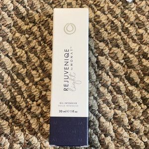 Monat Rejuvinique light Oil